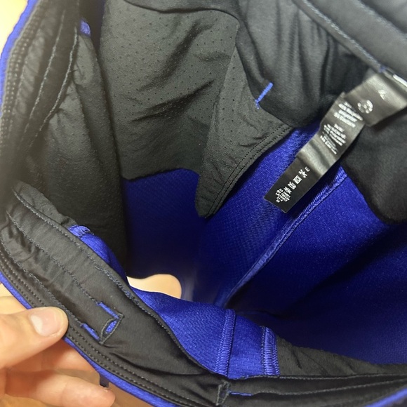 Mens Lululemon activewear shorts - Picture 7 of 8